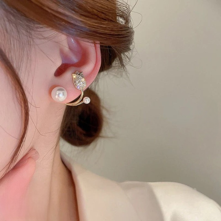 Pearl Zircon Korean Flower Earrings