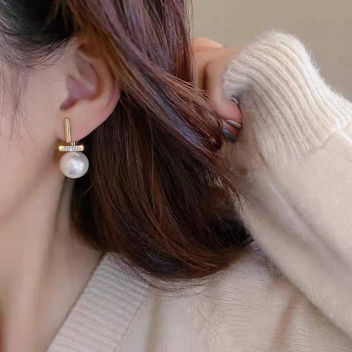 Elegant Pearl Drop Earrings for Women